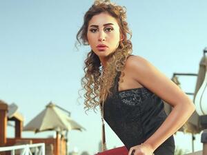 الفنانة دينا الشربيني