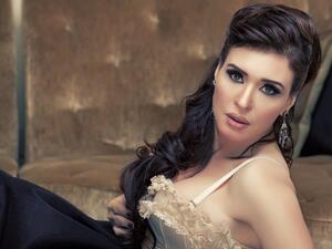 الفنانة الاستعراضية دينا