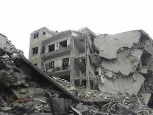 اكتشاف 3 مقابر جماعية لجنود سوريين في مطار أبو الضهور
