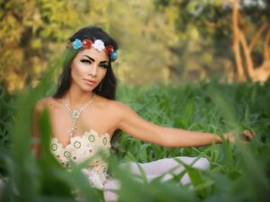 الفنانة دوللي شاهين