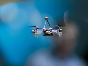 يمكن للعديد من القطاعات مثل النقل والرعاية الصحية والتصنيع الاستفادة من تقنية الجيل الخامس لتسريع التحول الرقمي ونشر تقنيات الأتمتة المتقدمة.