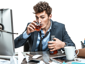 Don't drink and lie! (Shutterstock)