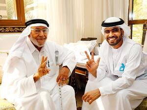 دو تزور نادي ذخر الاجتماعي وتشارك المسنين ببعض الأنشطة التفاعلية