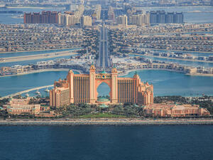 استمتعوا بالعروض الترفيهية المتنوعة (Shutterstock)