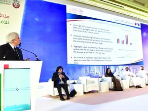 سيتم تسليط الضوء على التطورات الاقتصادية على المستوى العالمي والإقليمي وتداعياته على اقتصاد دولة الإمارات، بما فيها توقعات النمو الكلي والقطاعي والتوازنات الكبرى في كل من دبي وأبوظبي.