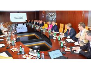 خلال الاجتماع