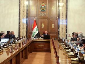 رئيس الوزراء العراقي يدعو لتغيير وزاري جوهري وحكومة تكنوقراط

