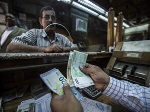 Egypt's inflation fell 2 percent in May, compared with April. (Khaled Desouki/ AFP)