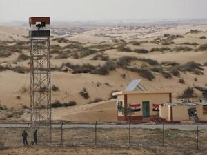 برج مراقبة للشرطة المصرية على الحدود بين سيناء وإسرائيل
