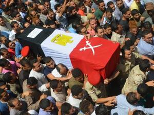 تشييع احد الجنود المصريين القتلى