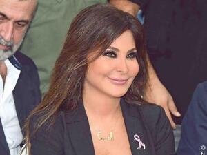 الفنّانة إليسا أثناء حضورها لحفل الحملة الوطنية للتوعية بسرطان الثدي
