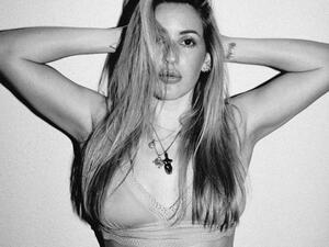 
Ellie has battled with panic attacks in the past (Source: elliegoulding / Instagram) 