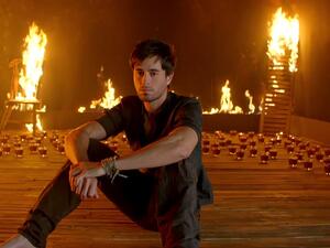 He closed the Dubai Jazz Festival last weekend. (www.alsiasi.com)