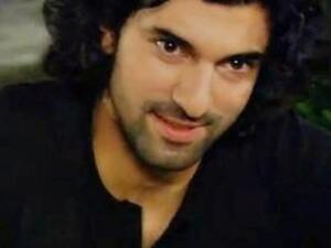 Engin Akyurek (Karim)