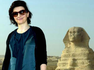 النجمة أثناء زيارتها للأهرامات