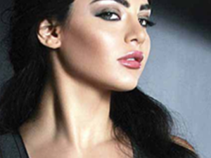 الفنانة اللبنانية قمر 