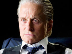 مشهد من فيلم (وول ستريت 2 :المال لاينام)