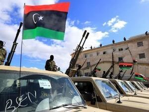  علق البرلمان  جلسته التي كان من المقرر ان يصوت فيها على منح الثقة لحكومة الوفاق الوطني