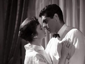 Faten Hamama and Omar Sharif in a love scene from one of their famous films. (Alyoum Alsaba/European Pressphoto Agency)