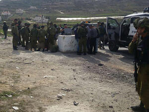 استشهاد فلسطيني بعد طعنه جنديا اسرائيليا جنوب الخليل