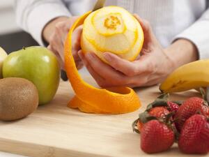 تساعد قشور الخيار على تقليل آلام الرأس والصداع (shutterstock.com)
