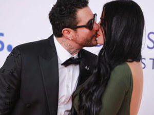 The Egyptian actor raised controversy by kissing his wife on he redcarpet in front of the flashing cameras. (Source: fishawyofficial - Instagram)