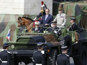 عرض عسكري في الشانزليزيه وسط مخاوف من تهديدات ارهابية
