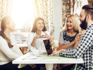 تعتبر الصداقة عنصر مهمّ لمولود برج العقرب

