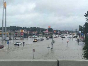 مقتل خمسة وانقاذ أكثر من سبعة آلاف شخص جراء سيول جارفة وإعلان أوباما لويزيانا منطقة كوارث