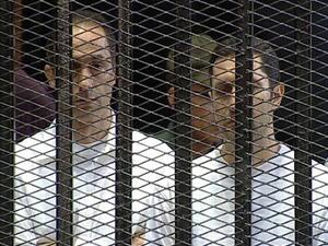 هنأ علاء مبارك نجل الرئيس المصري الأسبق حسني مبارك أصدقاءه