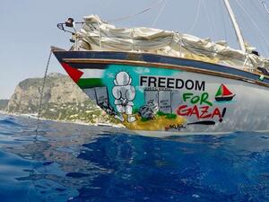 حمل القارب الشراعي "الحرية" الذي لا تتجاوز سرعته الخمسة أميال في الساعة على متنه 12 ناشطا دوليا 