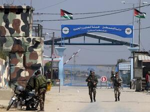 Hamas security forces stand guard at Erez border crossing with Israel on March 26, 2017. (AFP/Mahmud Hams) 