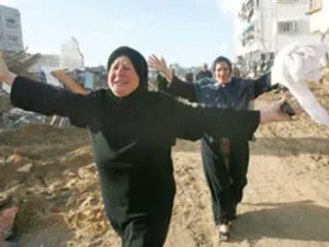 الطائرات الإسرائيلية تستهدف مواقع بغزة / أرشيفية