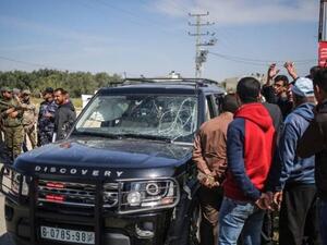 عبوة جانبية انفجرت في موكب الحمد الله لدى وصوله إلى قطاع غزة