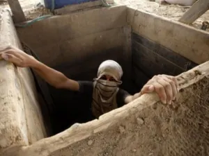 أحد أنفاق التهريب بين الجانبين المصري و غزة