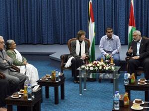 هنية يلتقي وفد الحكماء في غزة-أ.ف.ب