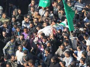 الآلاف يشيعون جثمان الشهيد الجعبري في قطاع غزة