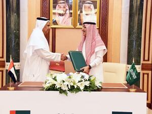 خلال توقيع الاتفاقية