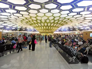 مطار أبوظبي الدولي 