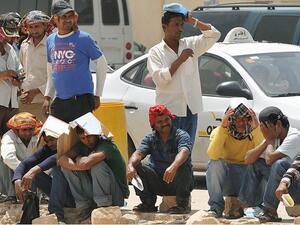 بدأت السعودية -التي تضررت جراء هبوط أسعار النفط منذ حوالي ثلاث سنوات- بتطبيق رسوم جديدة تطال مرافقي الوافدين الأجانب