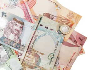 مواطني البحرين سيتلقون مبالغ نقدية من الدولة لتخفيف أثر ارتفاع الأسعار عندما يجري إلغاء الدعم