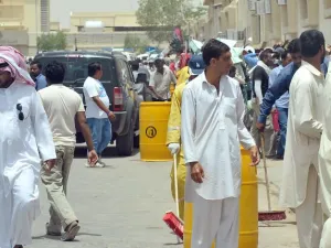 سفارة السعودية في بنجلادش أصدرت تأشيرات لعدد من العمالة المنزلية النسائية المقرر وصولها هذا الأسبوع، في حين ستصل مجموعة من الدفعات الأخرى خلال الأسابيع المقبلة