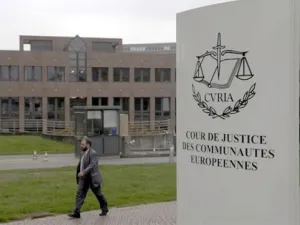 أسقطت المحكمة العامة العقوبات قائلة، إن الاتحاد لم يقدم أسبابا وجيهة تفيد أن شركة الخطوط البحرية الإيرانية تدعم الانتشار النووي