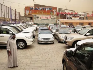 سكان بغداد ومناطق وسط العراق فيفضلون السيارات المكيفة والمريحة سواء كانت المانية أو كورية