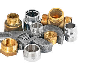 انخفضت عقود النحاس تسليم بعد ثلاثة أشهر في بورصة لندن للمعادن 1% إلى 5710 دولارات للطن