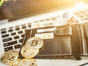 العملات الرقمية تتماسك من جديد بعد عام عصيب