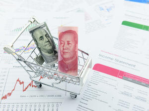 ترمب يحقق نمواً اقتصادياً رغم الحرب التجارية ويهدئ التوترات مع أوروبا