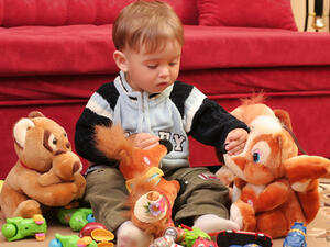 أوضحت جوجل عبر ملف براءة الاختراع أن الألعاب الذكية يمكن تزويدها بمحرك يساعدها على القيام ببعض الحركات البسيطة مثل تحريك الرأس أو رفع الكتفين من أجل التفاعل مع المستخدمين