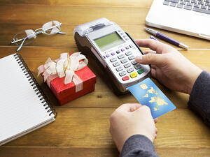 تهدف دولة الإمارات إلى أن تصبح مجتمعا غير نقدي بحلول عام 2020