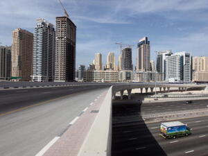 The new bridge and service roads will ensure free traffic movement to access the Bluewaters Island featuring an array of spectacular waterfronts